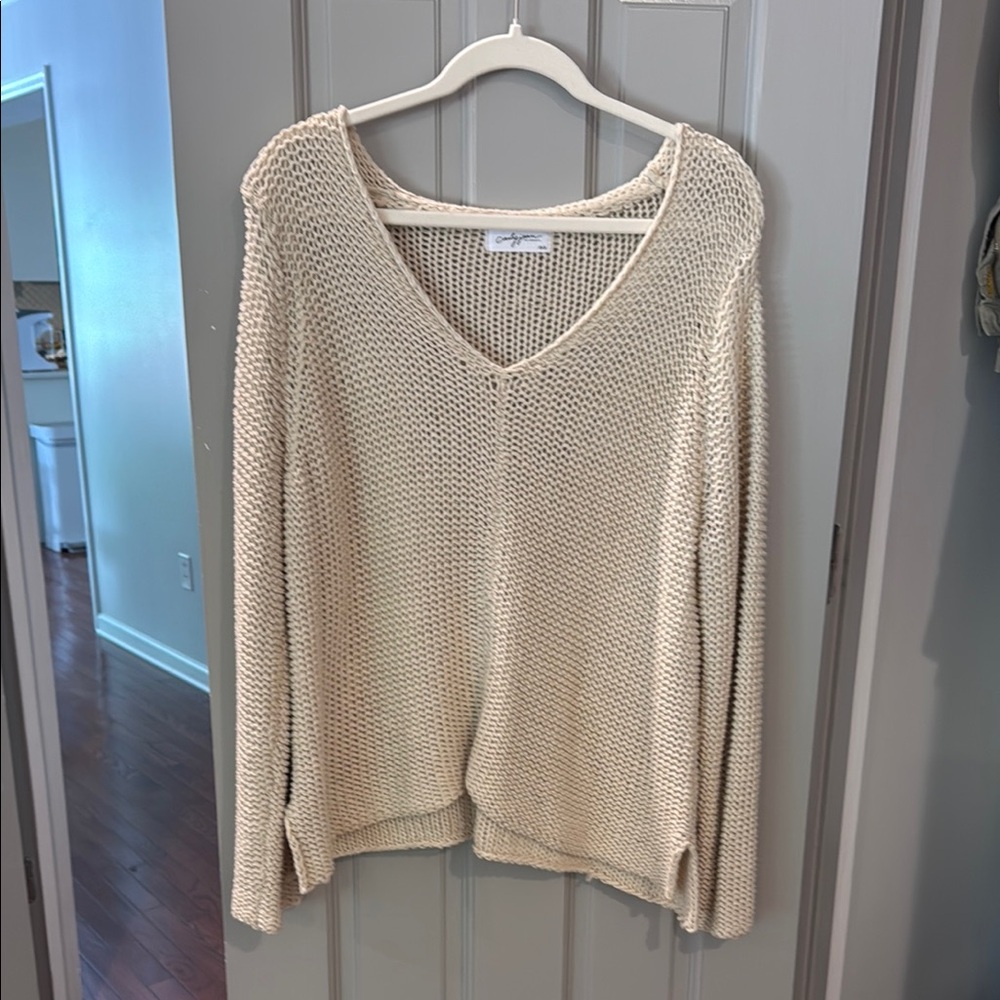 Carly Jean Los Angeles Cream V-Neck Sweater Lightweight Knit